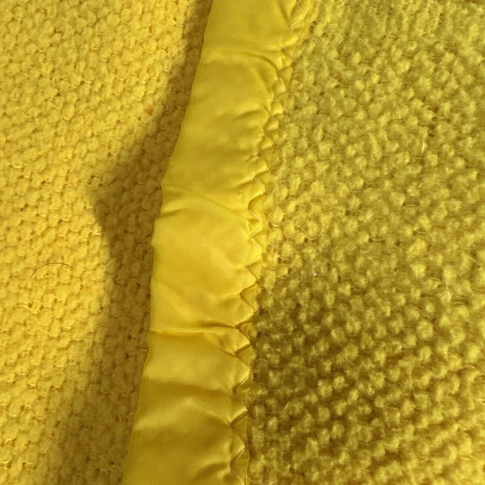 Vintage JC Penney Fashion Manor Yellow Blanket Satin‎ Trim  64